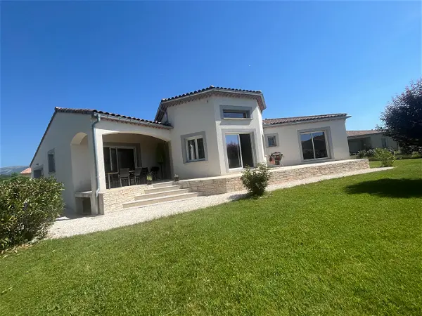 Achat maison 5 pièces - 146m² à Laragne monteglin (05300)