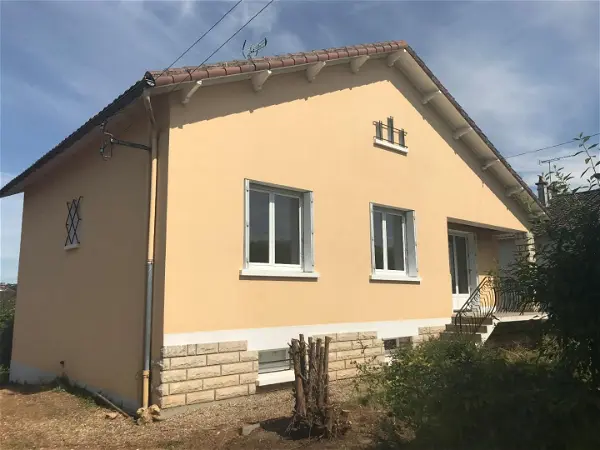 Maison à louer - LUSSAC LES CHATEAUX, 4 pièces