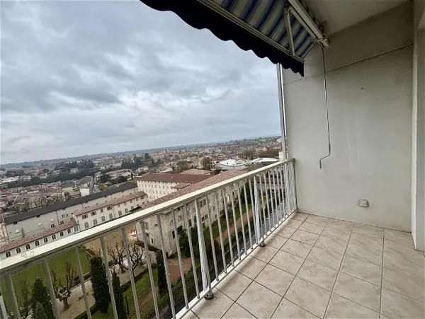 Appartement à louer - Romans-sur-Isère, 3 pièces