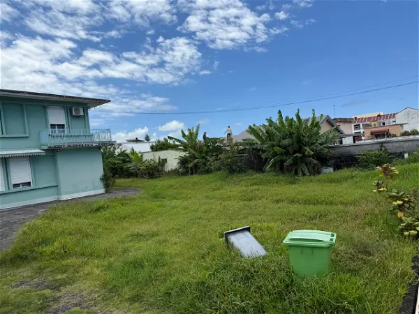 Terrain à vendre - Saint-Benoît - 303 m²