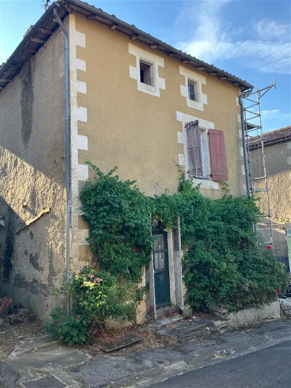 Achat maison 4 pièces - 141m² à Sommieres du clain (86160)