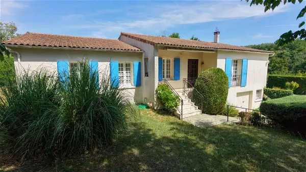 Achat maison 6 pièces - 153m² à St bris des bois (17770)