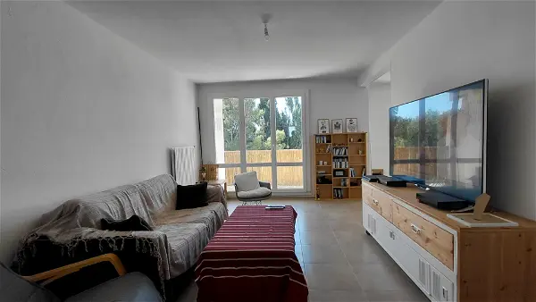 Location appartement 3 pièces - 84.36m² à Senas (13560)