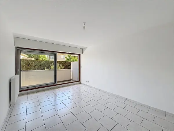 Location appartement 2 pièces - 49.69m² à Bordeaux-cauderan (33200)