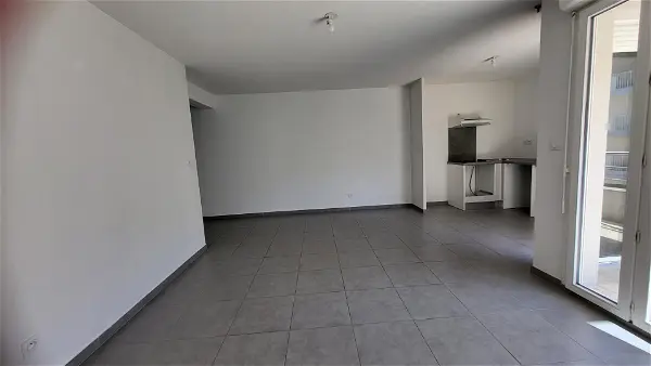 Appartement à louer - AVIGNON, 4 pièces