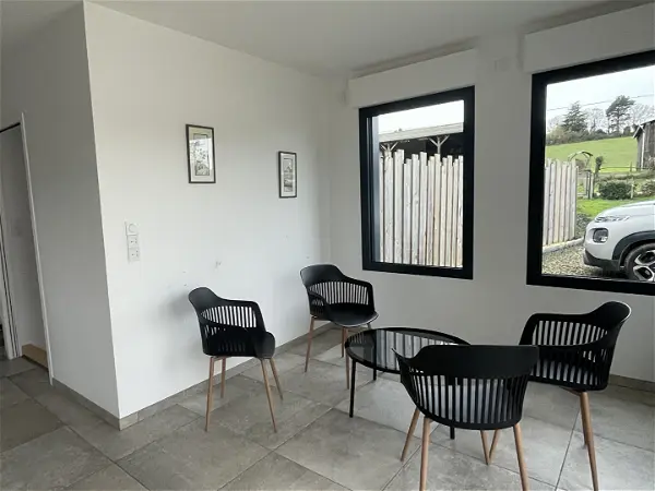 Maison à louer - LA ROCHE NEUVILLE, 4 pièces