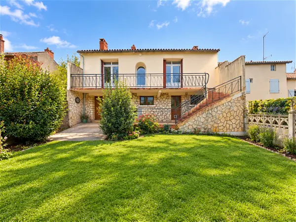 Maison à louer - MONTMORILLON, 4 pièces