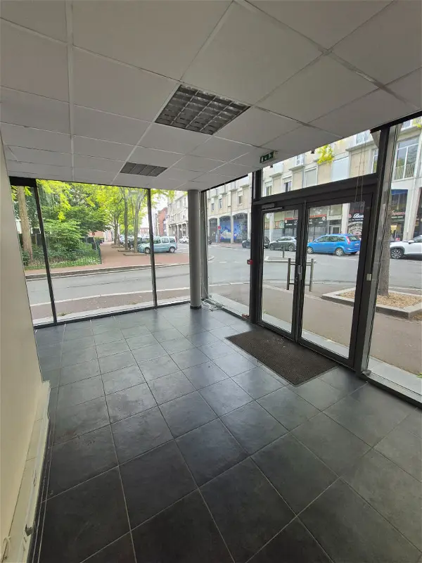 Local commercial à louer - DOUAI, 1 pièce