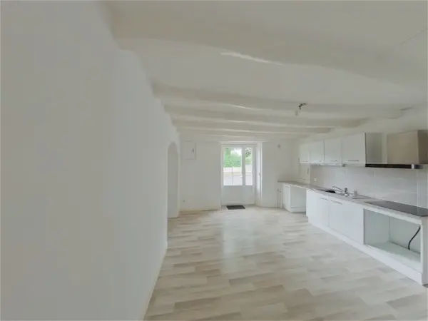 Location maison 5 pièces - 94m² à Le vigeant (86150)