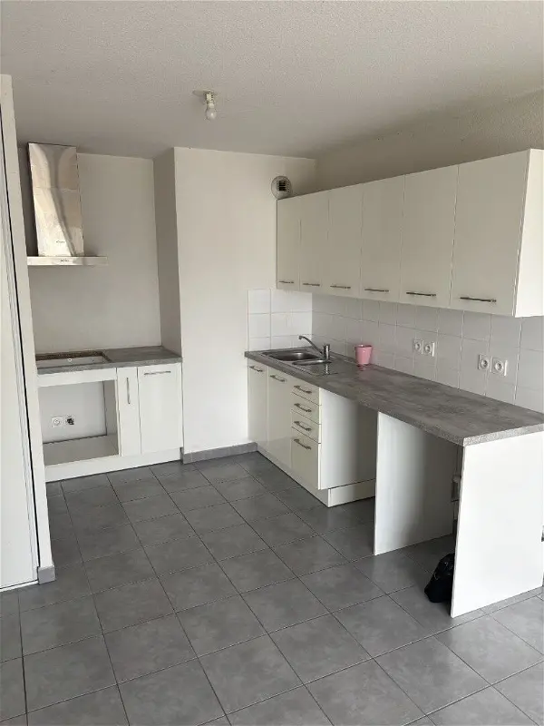 Appartement à louer - Vénissieux, 2 pièces