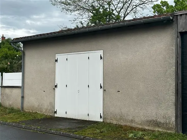 Location stationnement - 30m² à Montmorillon (86500)