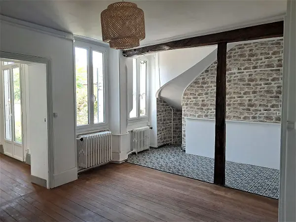 Location appartement 3 pièces - 86m² à Villeneuve sur yonne (89500)