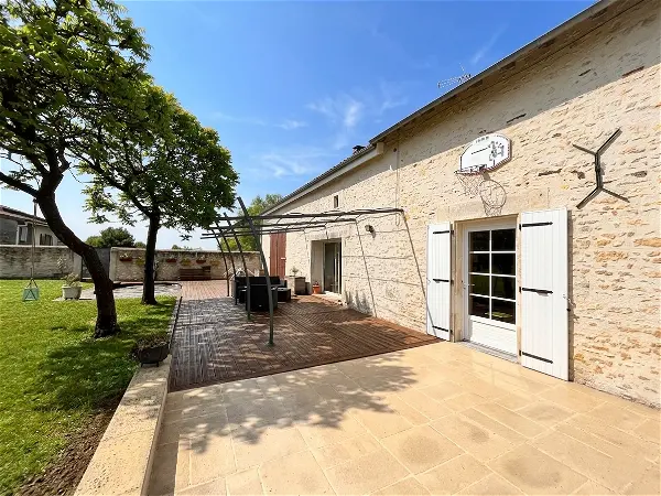 Maison à vendre - MAILLE, 8 pièces