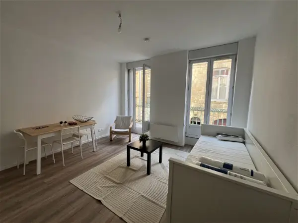 Location appartement 1 pièce - 21.85m² à Bordeaux (33000)