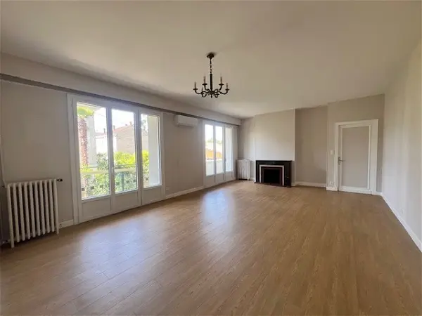 Location appartement 3 pièces - 104.6m² à Agen (47000)