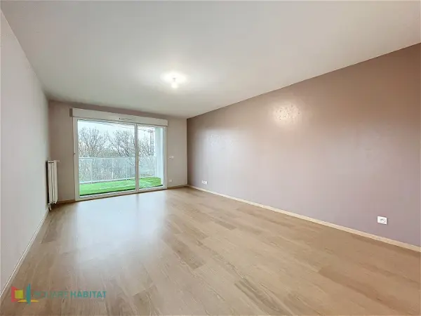 Appartement à louer - ST JACQUES DE LA LANDE, 3 pièces