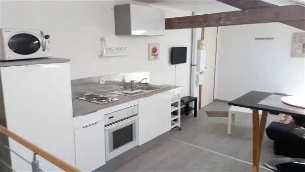 Location appartement 2 pièces - 32.7m² à Saintes (17100)