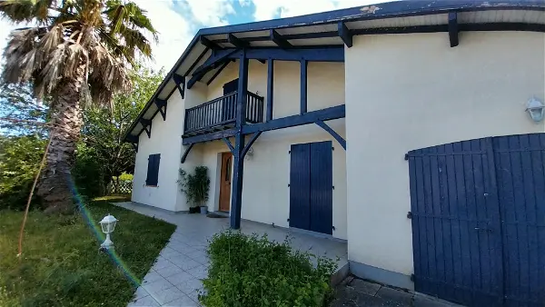 Appartement à louer - SAINT-VINCENT-DE-TYROSSE, 5 pièces