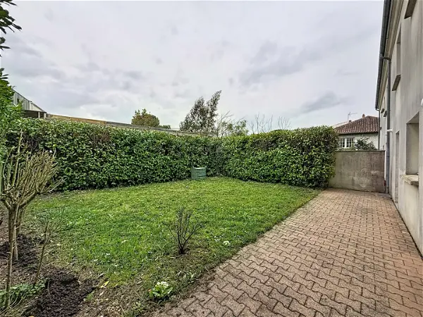 Location maison 5 pièces - 107m² à Bordeaux cauderan (33200)