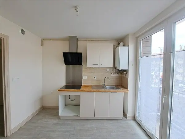Appartement à louer - Roussillon, 3 pièces