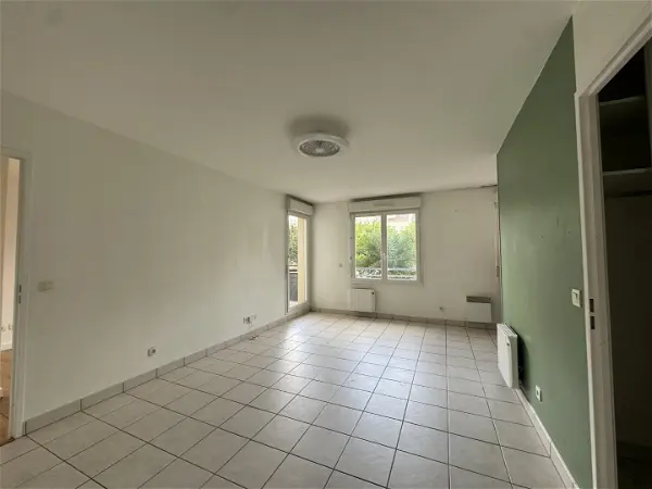 Appartement à louer - MAINVILLIERS, 2 pièces