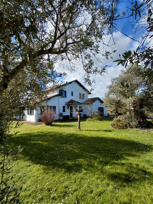 Achat maison 5 pièces - 130m² à Ramous (64270)