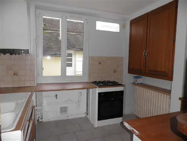 Maison à louer - MONETEAU, 3 pièces