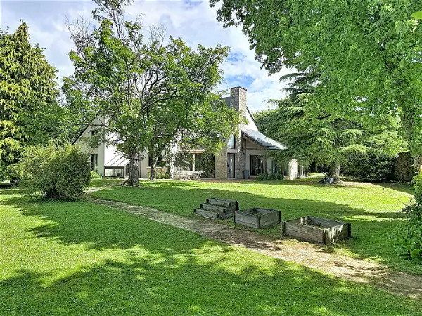 Maison à vendre - SAINT BERTHEVIN, 11 pièces