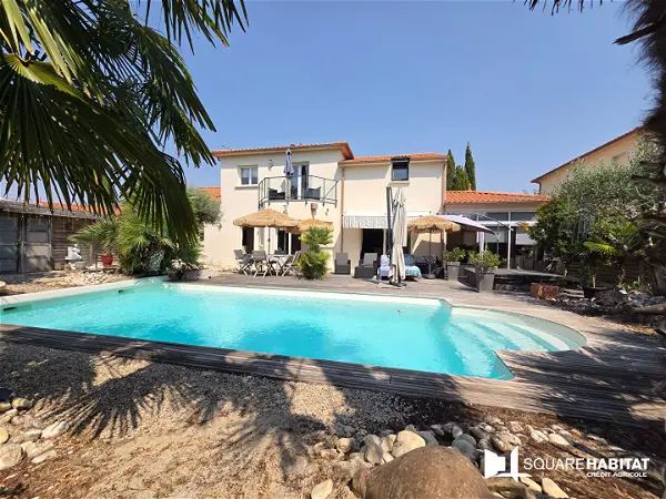 Achat maison 8 pièces - 229m² à Cholet (49300)