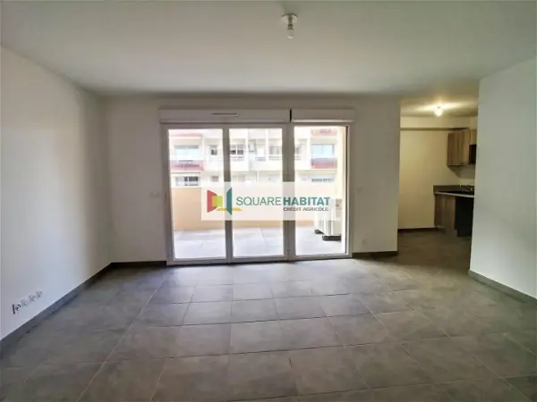 Location appartement 3 pièces - 67.8m² à St laurent du var (06700)