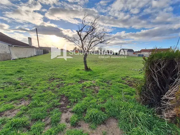 Terrain à vendre - LA TOUR SAINT GELIN - 1424 m²