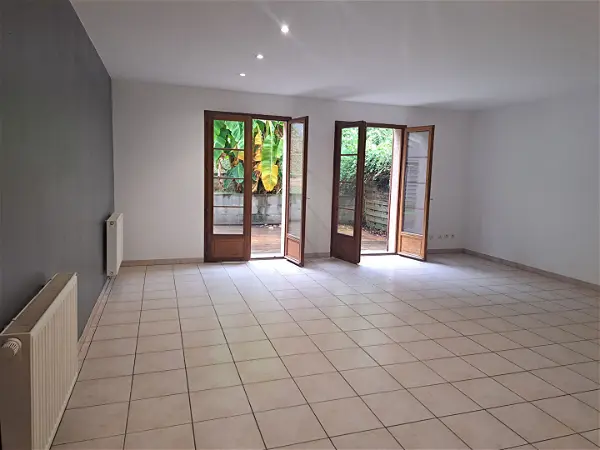 Achat maison 5 pièces - 115m² à Les avenieres veyrins thuellin (38630)