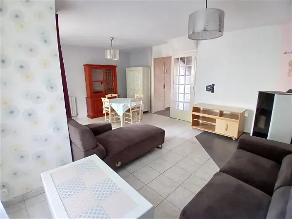 Maison à louer - ST BERTHEVIN, 5 pièces