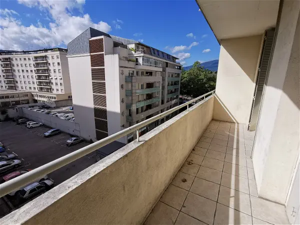 Appartement à louer - CHAMBERY, 4 pièces