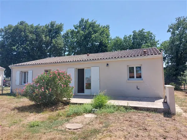 Location maison 4 pièces - 92.9m² à Saint cesaire (17770)