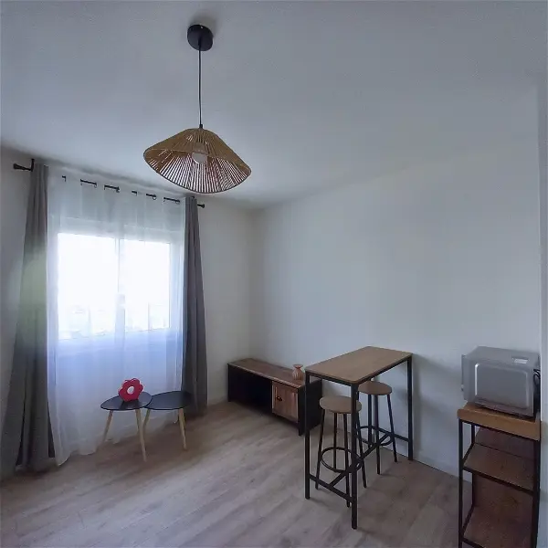 Appartement à louer - GUNGAMP, 1 pièce