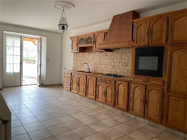 Location maison 5 pièces - 190m² à Antezant la chapelle (17400)