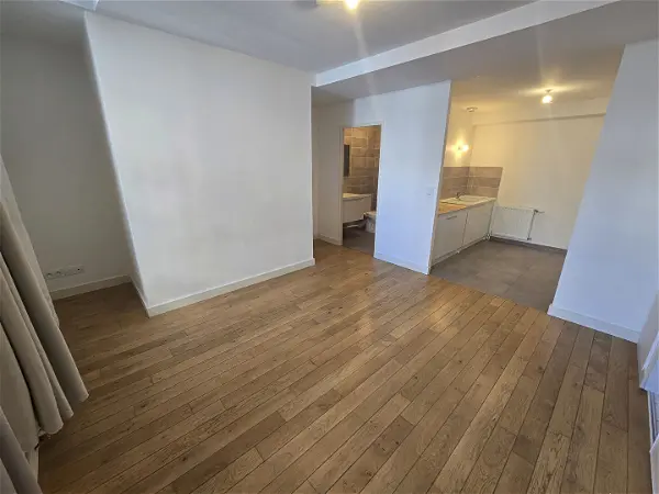 Location appartement 1 pièce - 27.39m² à Troyes (10000)