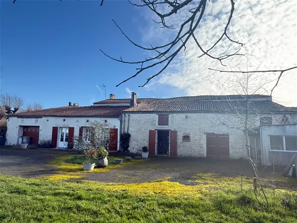 Maison à vendre - SURGERES, 4 pièces