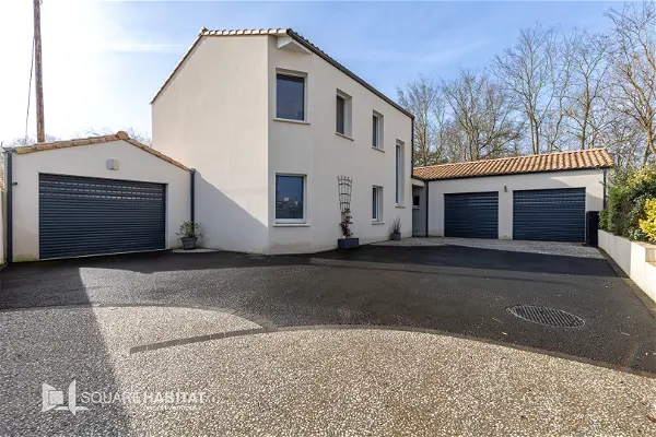 Maison à vendre - SAINT GILLES CROIX DE VIE, 6 pièces