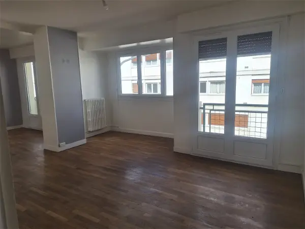 Location appartement 4 pièces - 91.86m² à Lisieux (14100)
