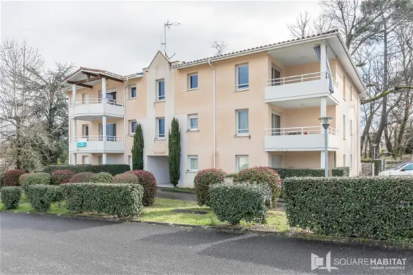 Appartement à louer - SAINT-PIERRE-DU-MONT, 3 pièces