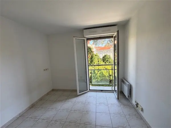 Location appartement 1 pièce - 17.77m² à Nice (06100)