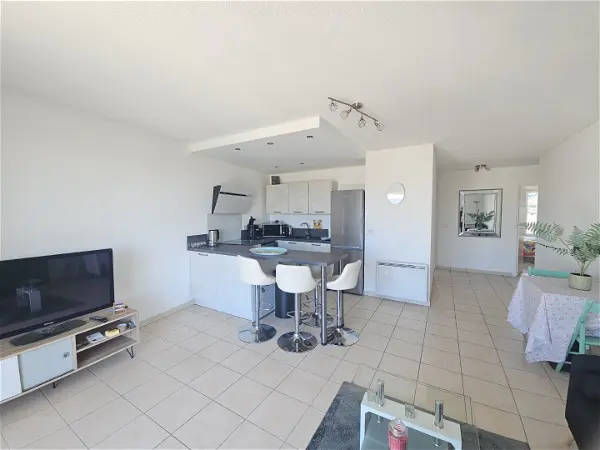 Location appartement 4 pièces - 75.72m² à Cannes la bocca (06150)