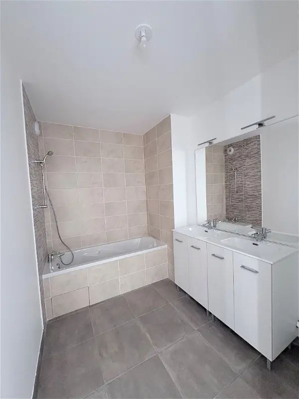 Location appartement 4 pièces - 86.42m² à Andrezieux boutheon (42160)