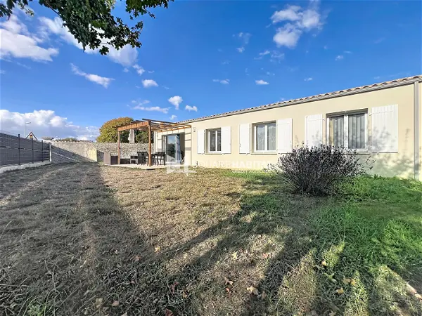 Maison à vendre - LONGEVES, 4 pièces