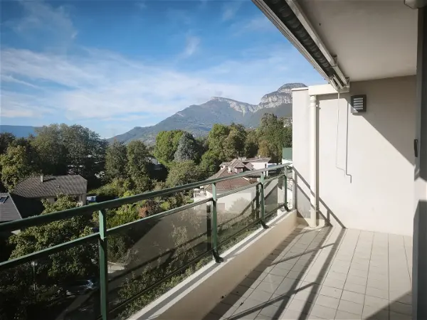 Location appartement 3 pièces - 73m² à Challes les eaux (73190)