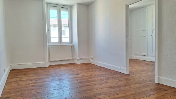 Location appartement 2 pièces - 55.8m² à Les martres de veyre (63730)