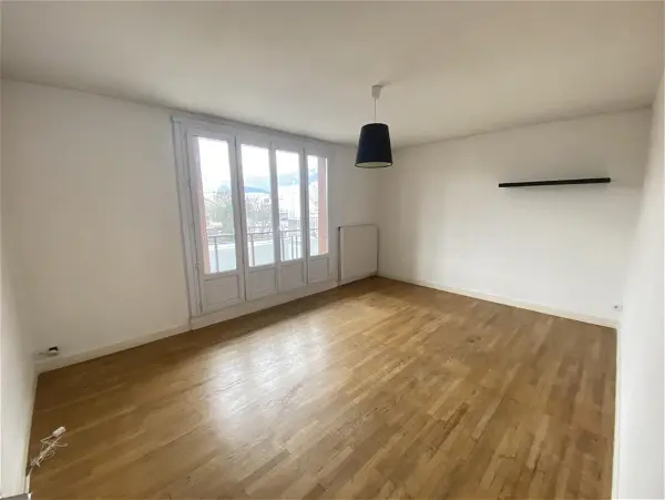 Location appartement 3 pièces - 71.1m² à Grenoble (38100)