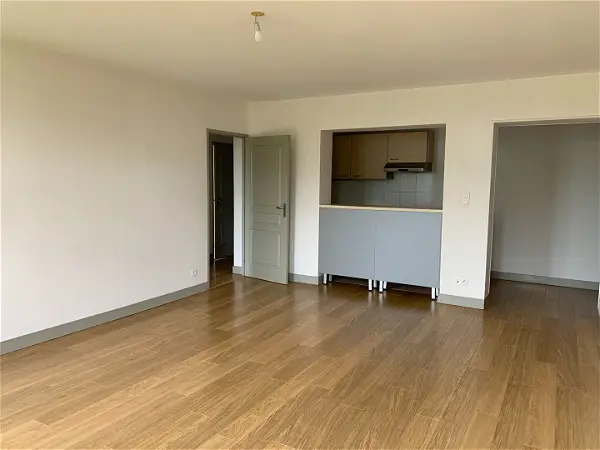 Location appartement 3 pièces - 73.85m² à Saintes (17100)